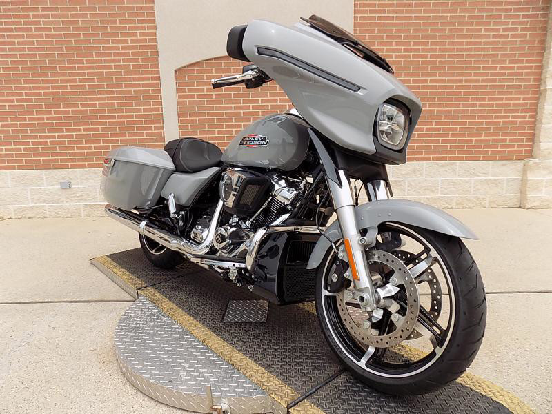 Street Glide®