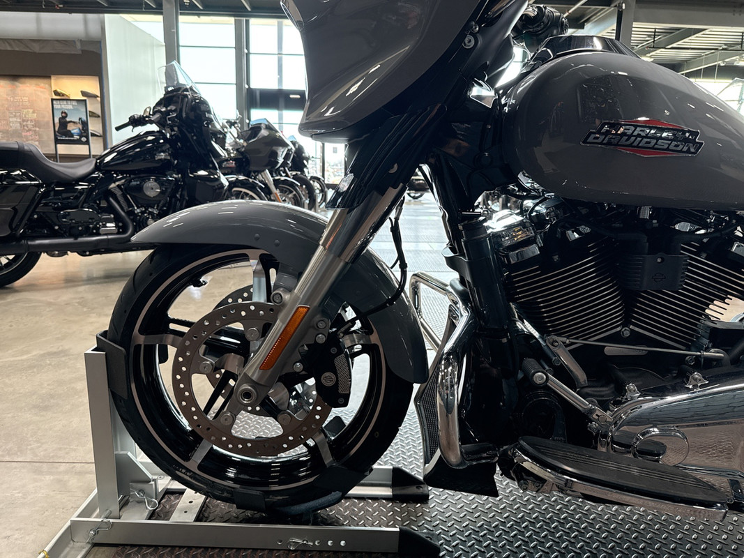 Street Glide®