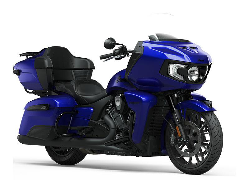 Pursuit Dark Horse Premium Package
