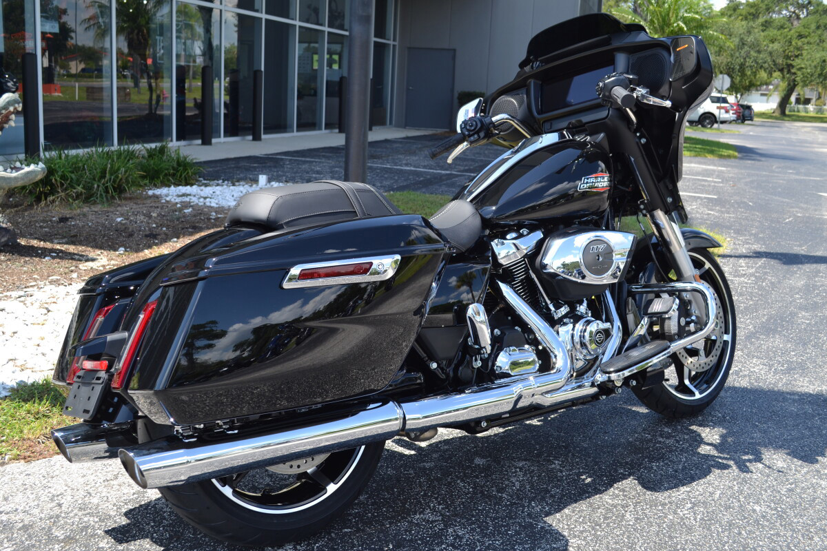 Street Glide®