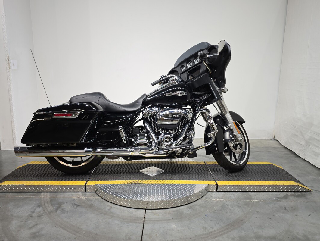 Street Glide®
