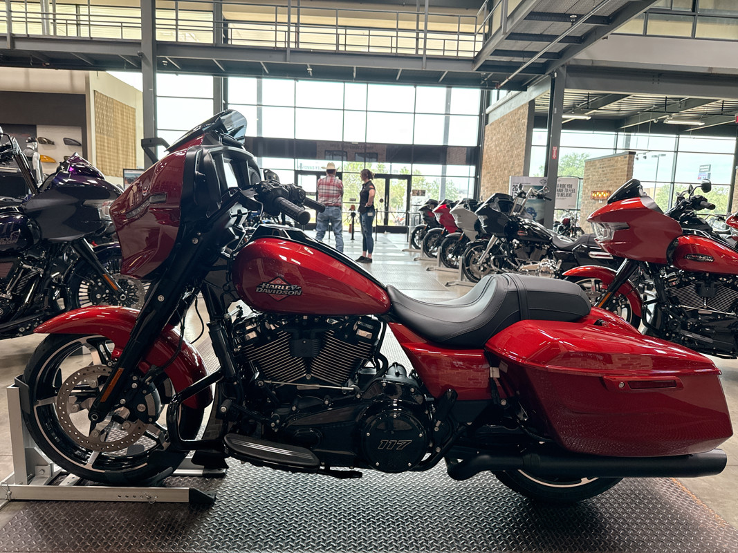 Street Glide®