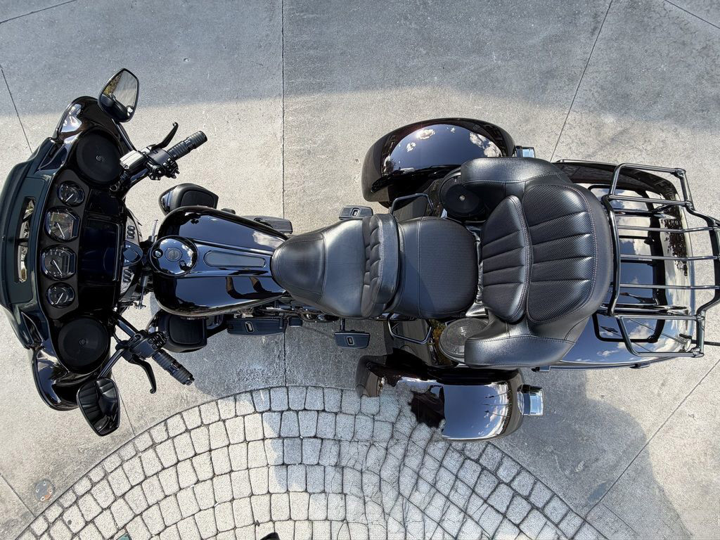 CVO® Tri Glide® Ultra