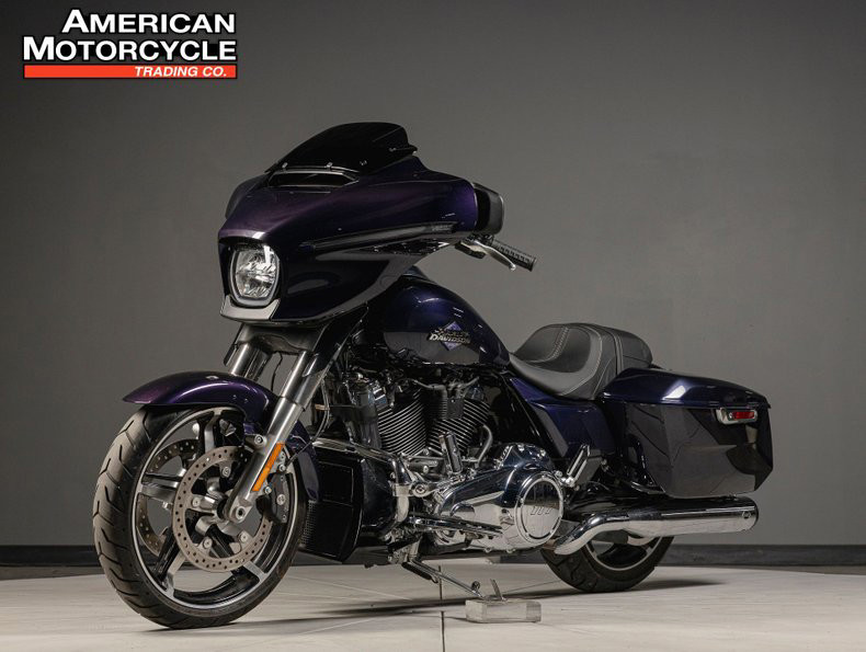 Street Glide®