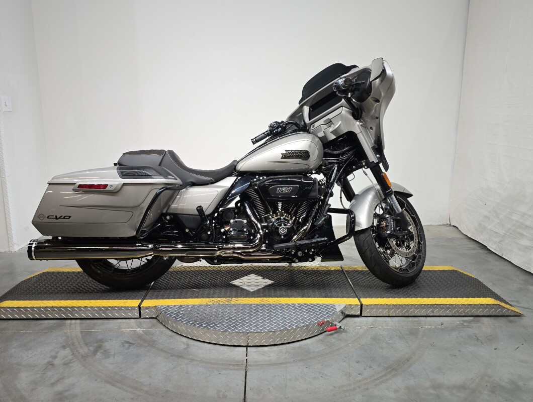 CVO® Street Glide®