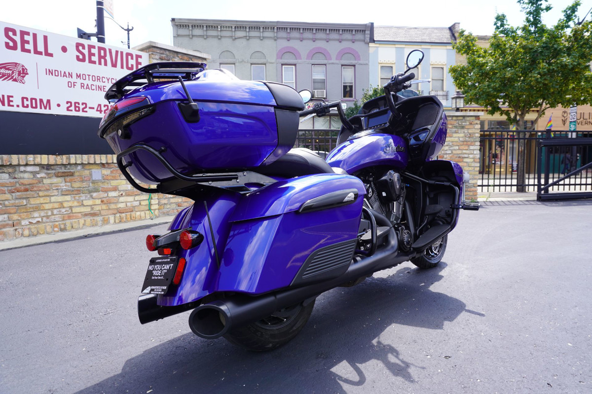 Pursuit Dark Horse Premium Package