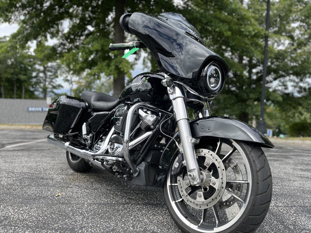 Street Glide®
