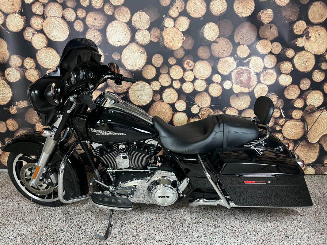 Street Glide®
