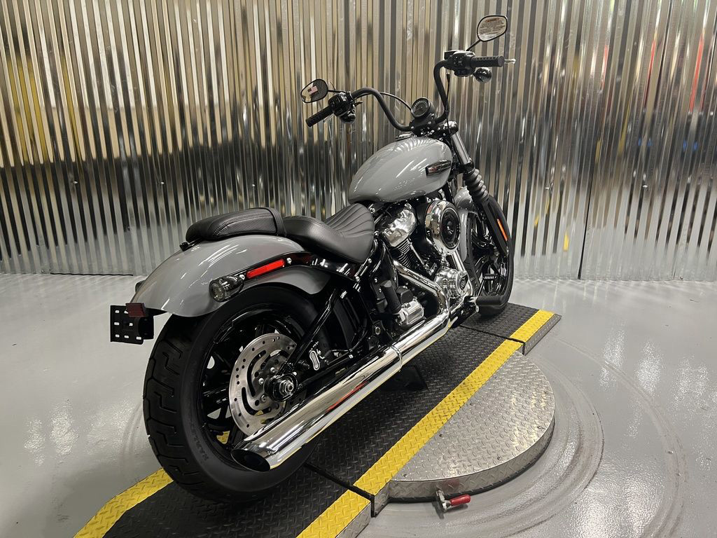 Street Bob®
