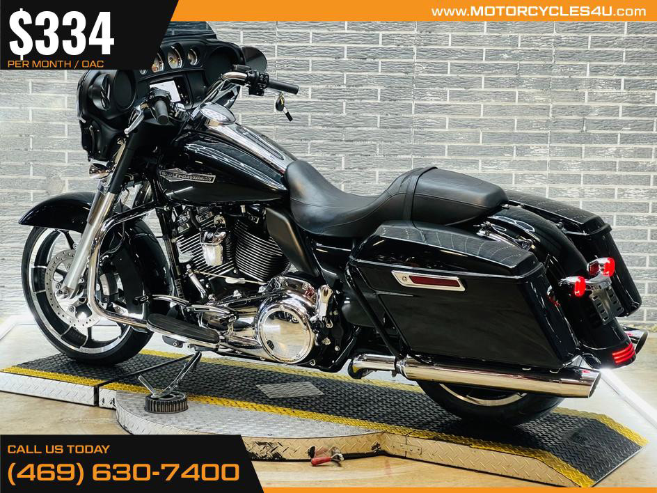 Street Glide®