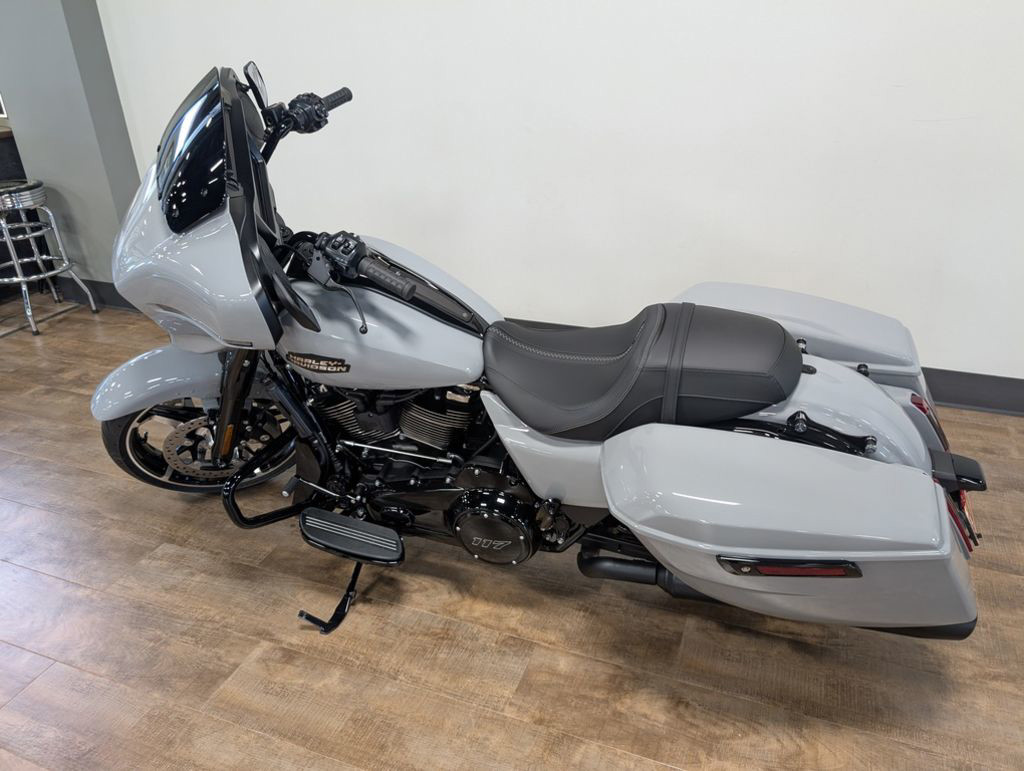 Street Glide®