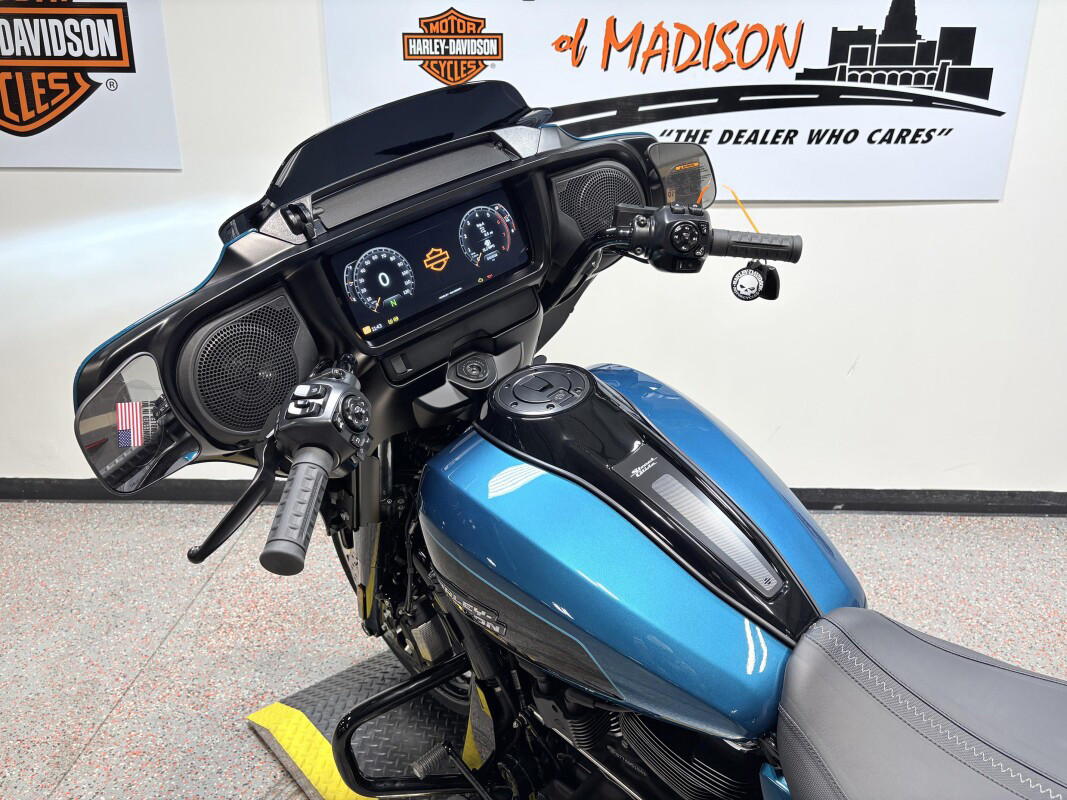 Street Glide®