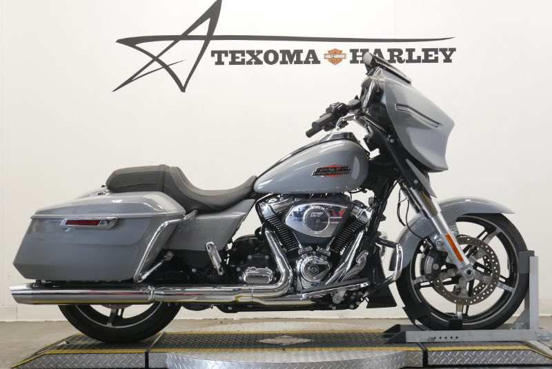 Street Glide®