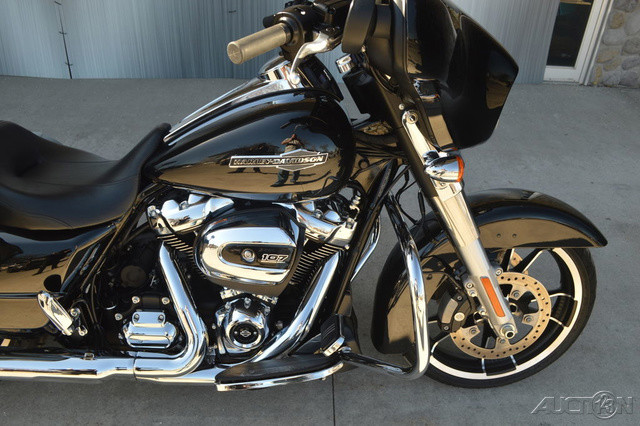 Street Glide®