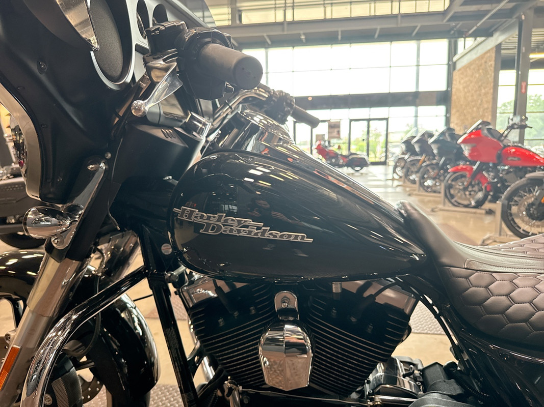 Street Glide®