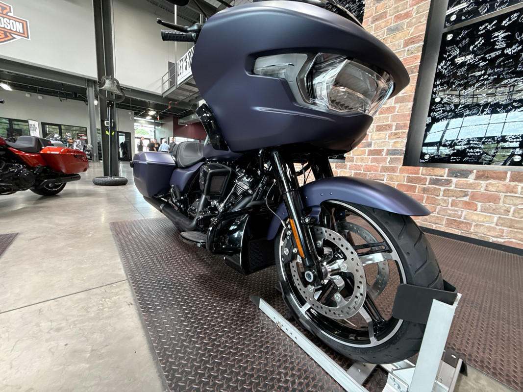 Road Glide®