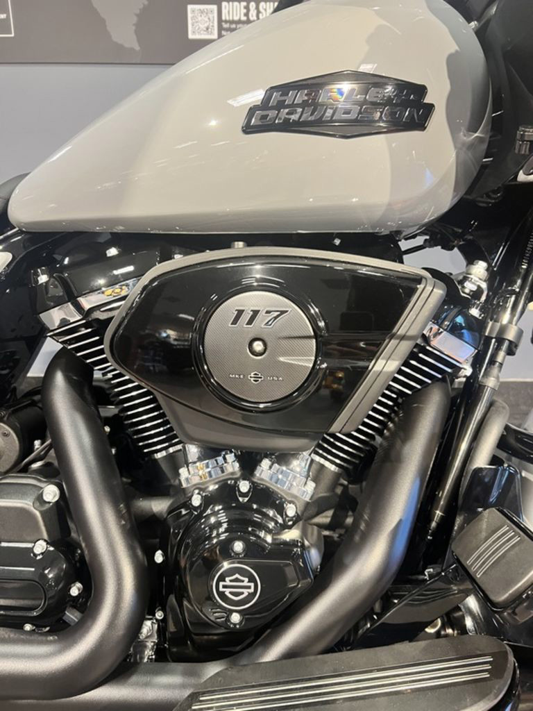 Road Glide®
