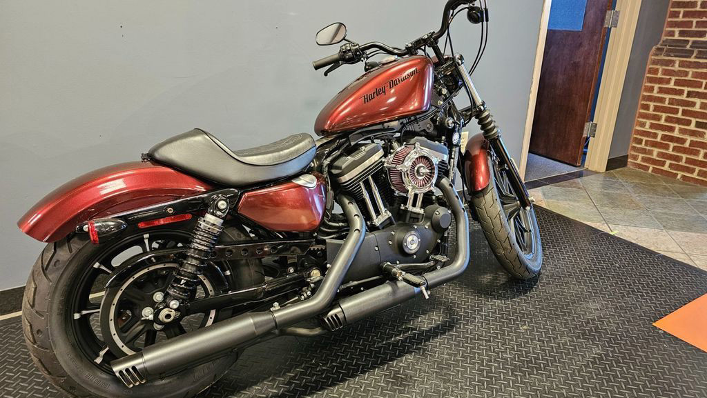Iron 883®