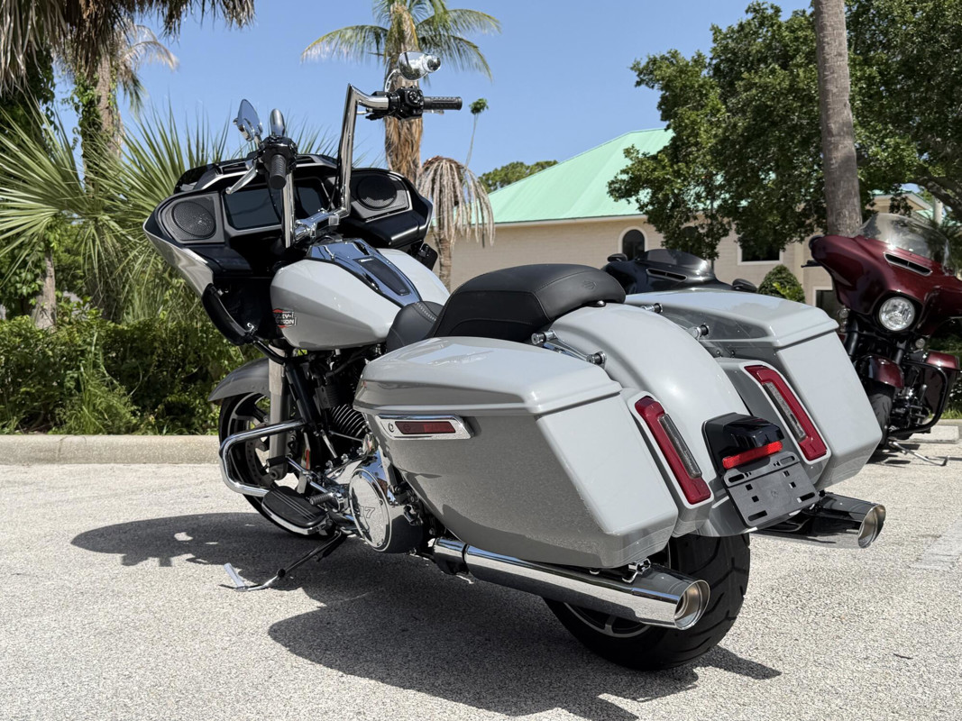 Road Glide®