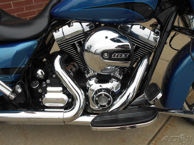 Street Glide®