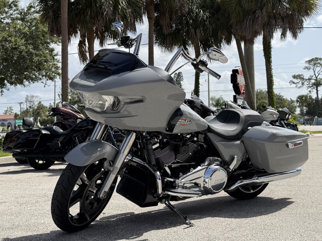 Road Glide®