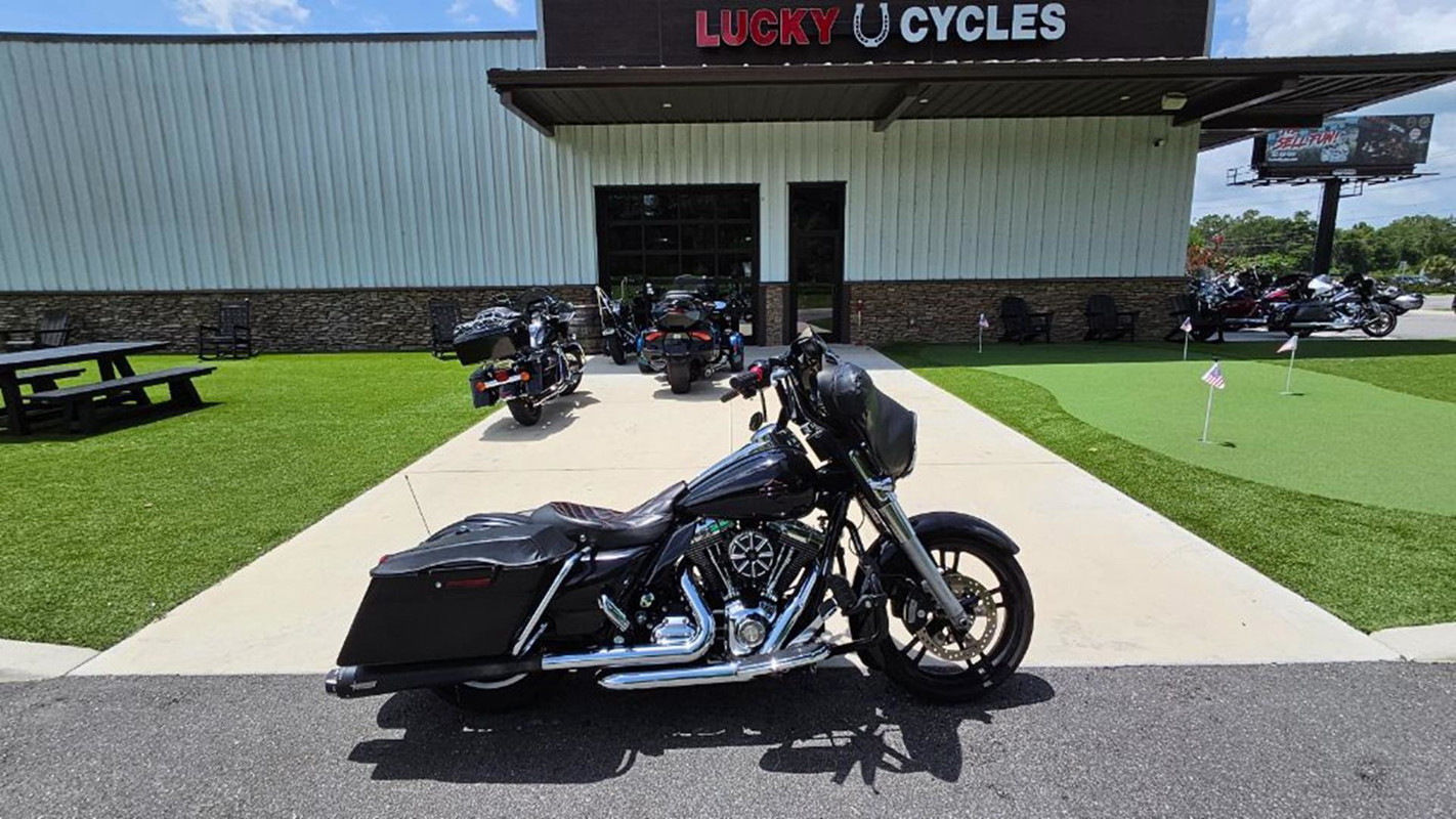 Street Glide®