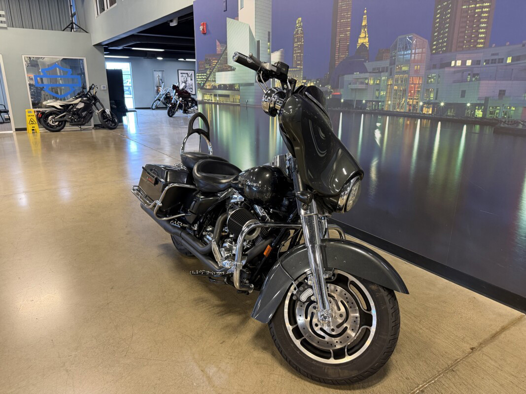 Street Glide®