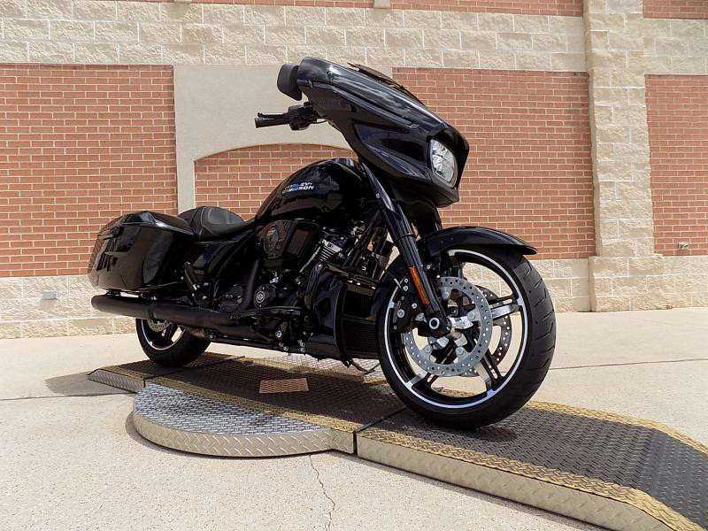 Street Glide®
