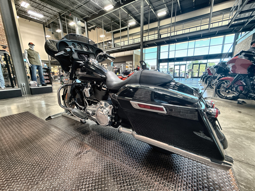 Street Glide®