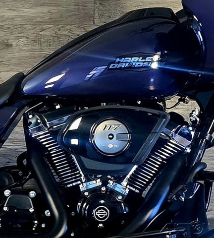 Street Glide®