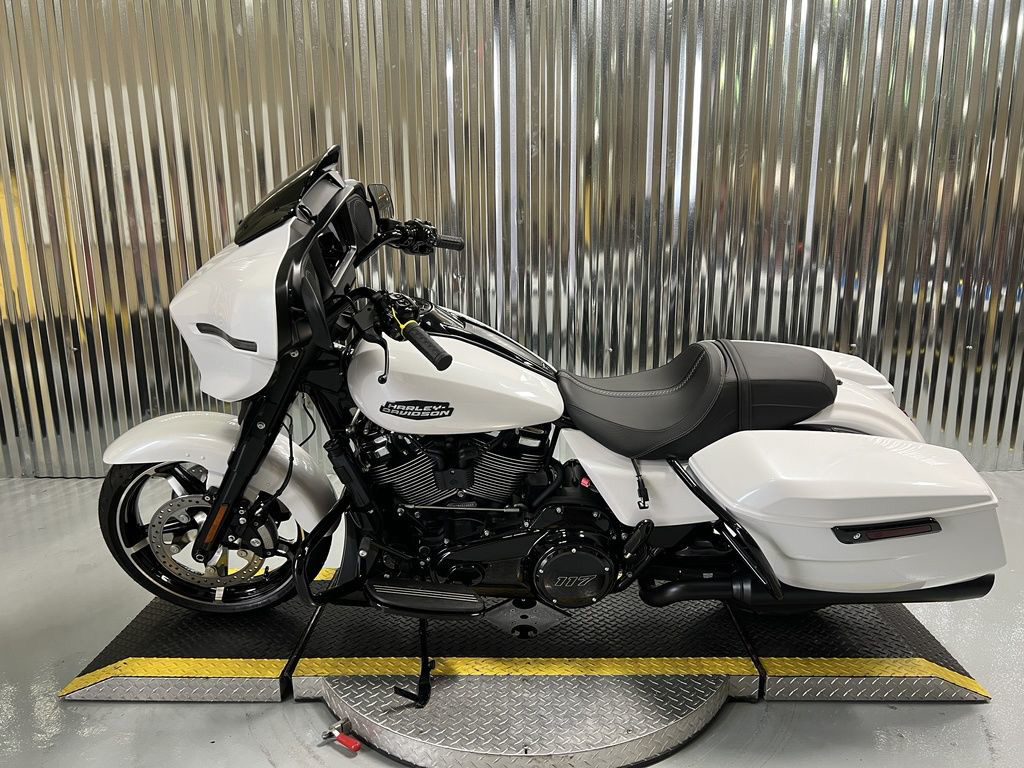 Street Glide®