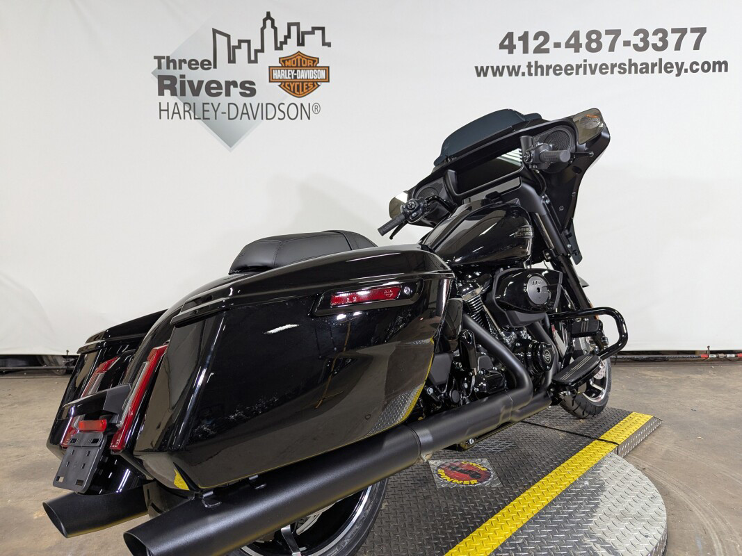 Street Glide®