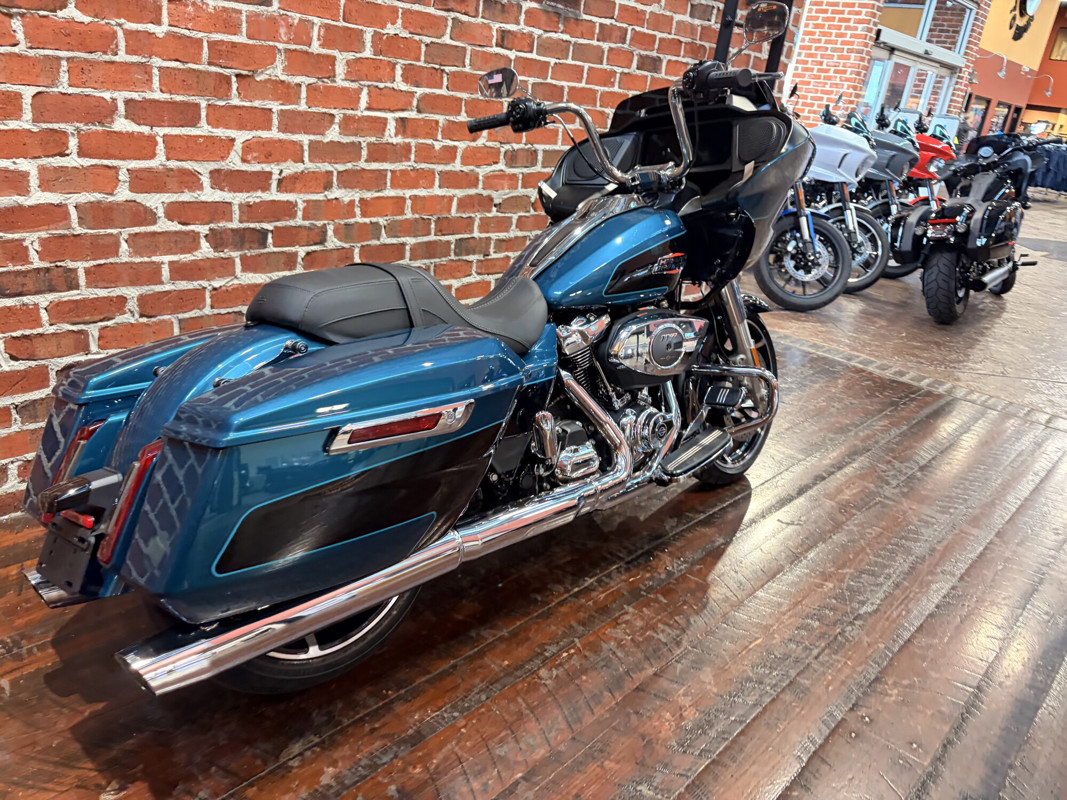Road Glide®