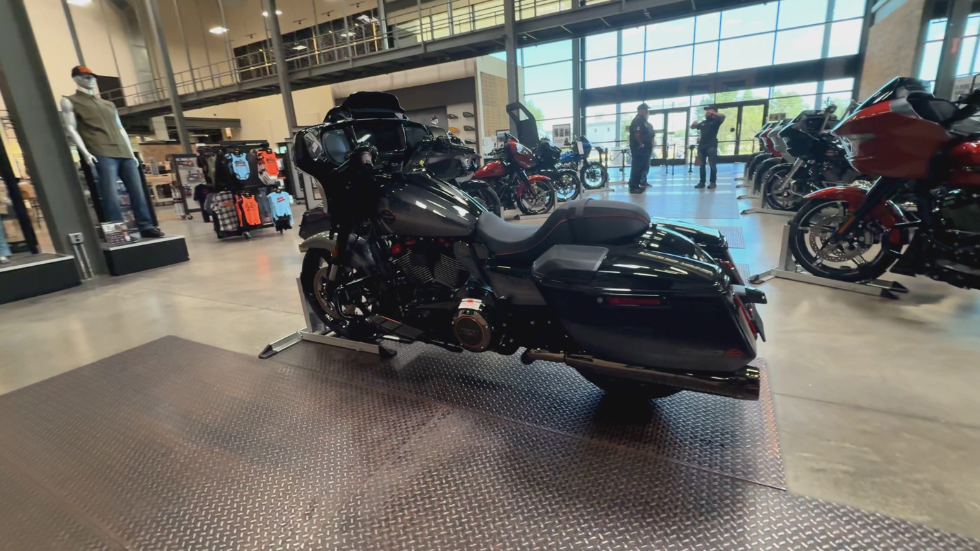CVO® Street Glide®