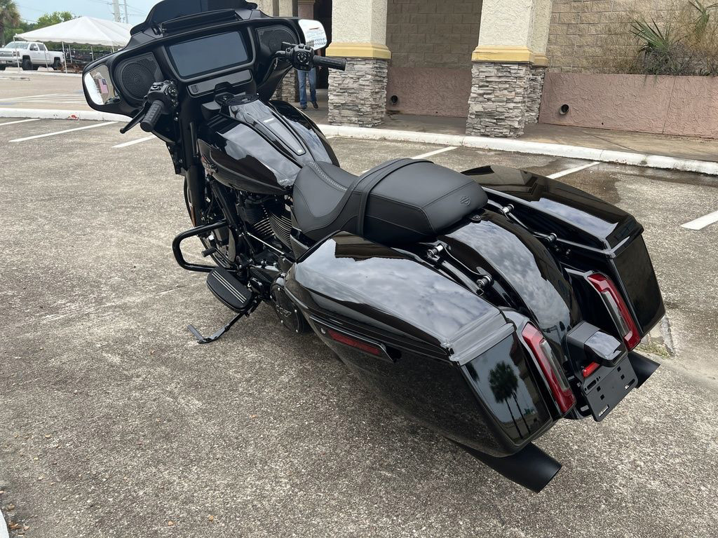 Street Glide®