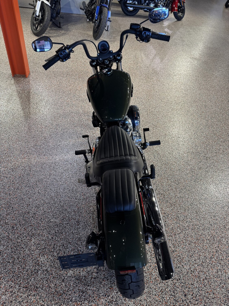 Street Bob®