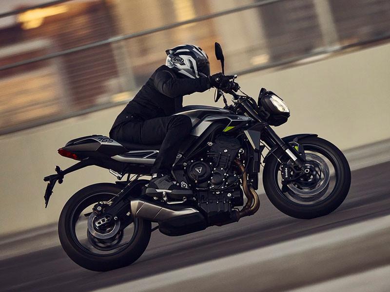 Street Triple R