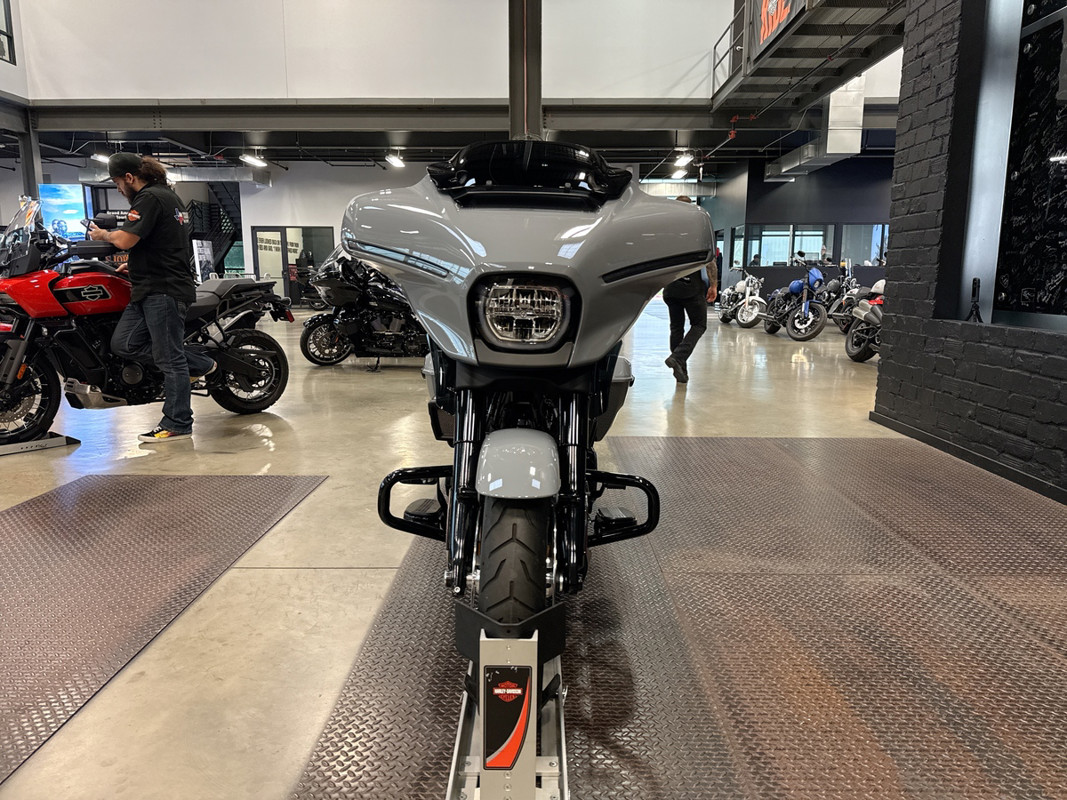 Street Glide®