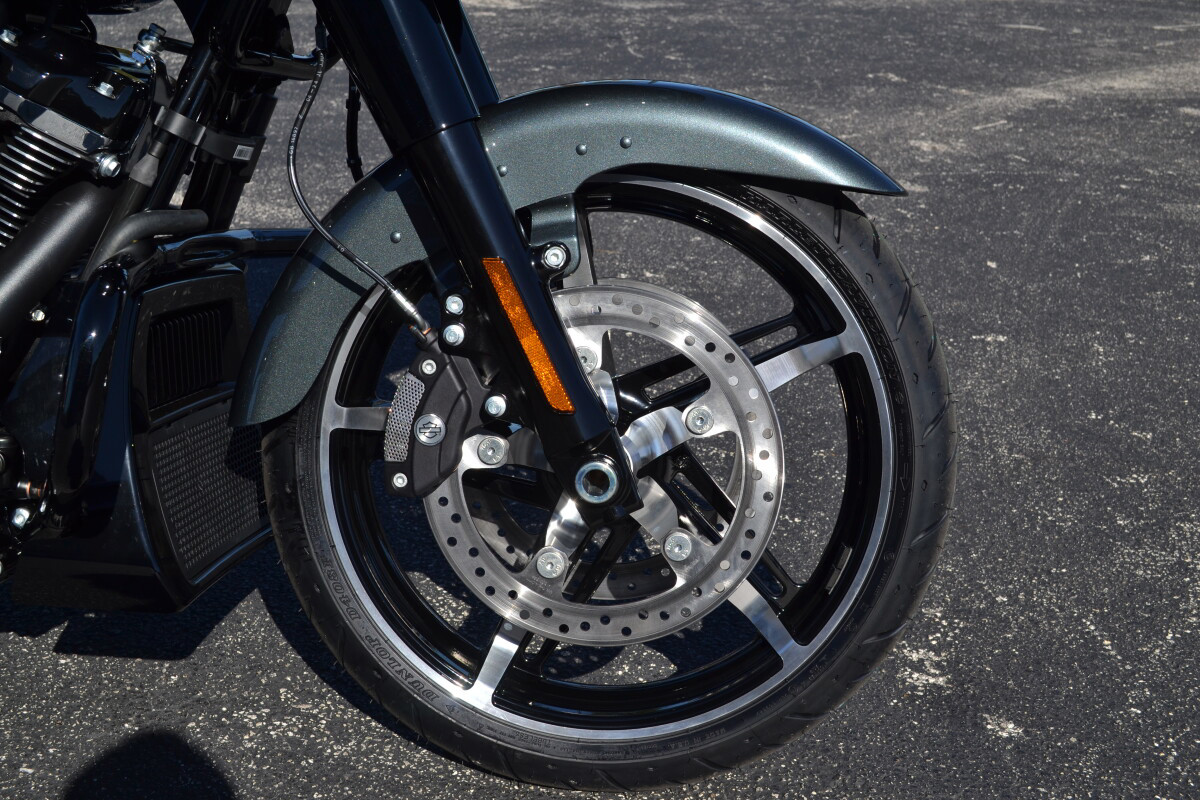 Road Glide®