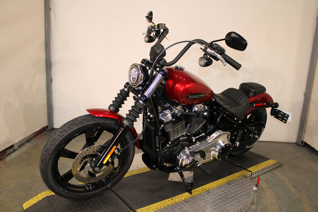 Street Bob®