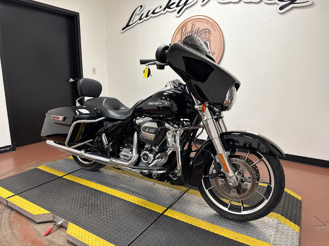 Street Glide®