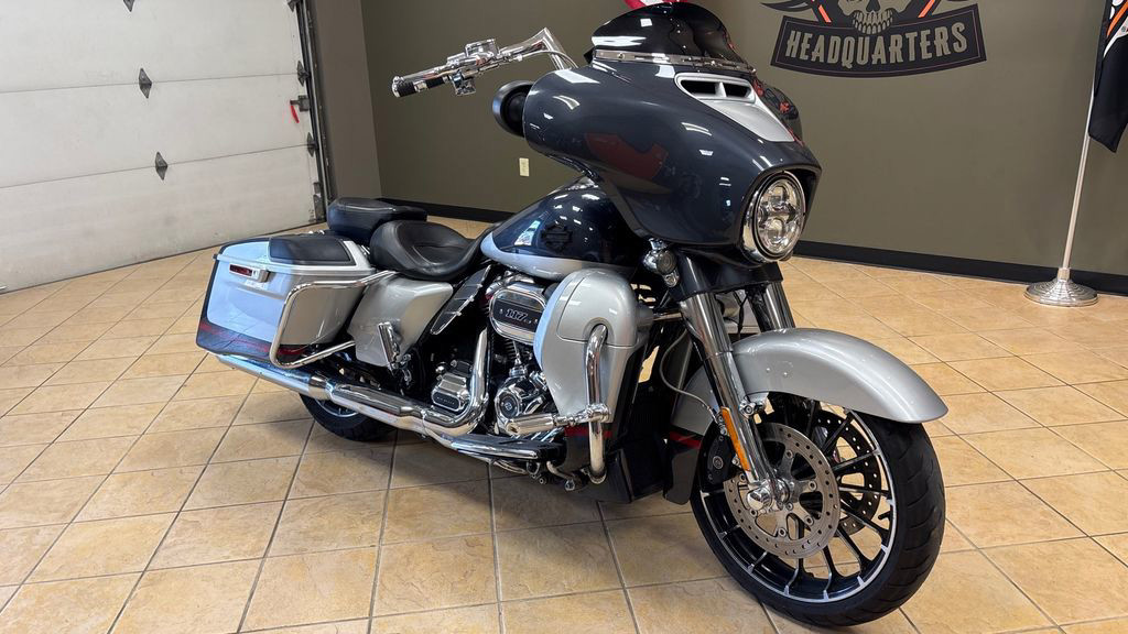 CVO® Street Glide®