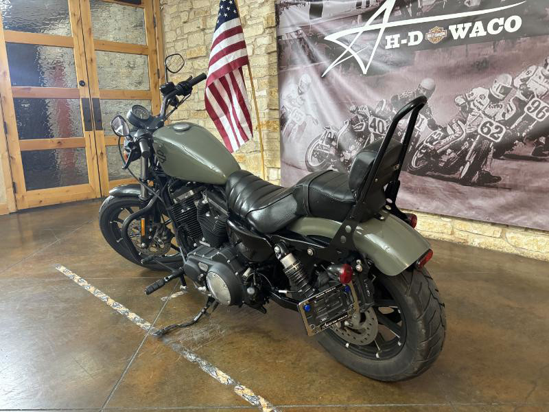 Iron 883®