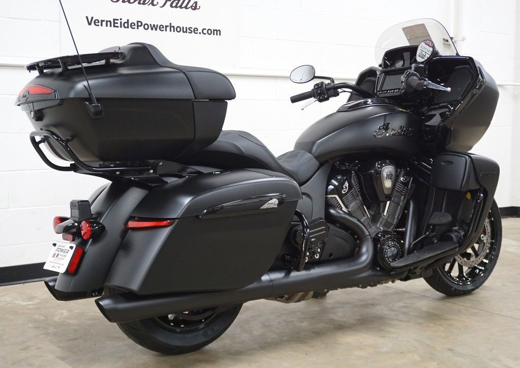Pursuit Dark Horse 112