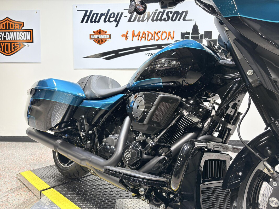 Street Glide®