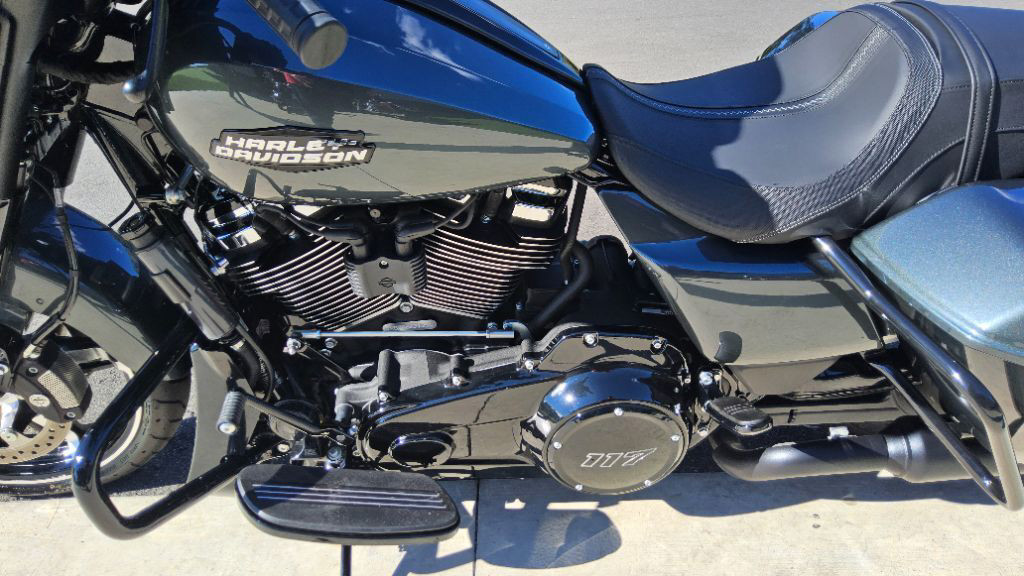 Street Glide®