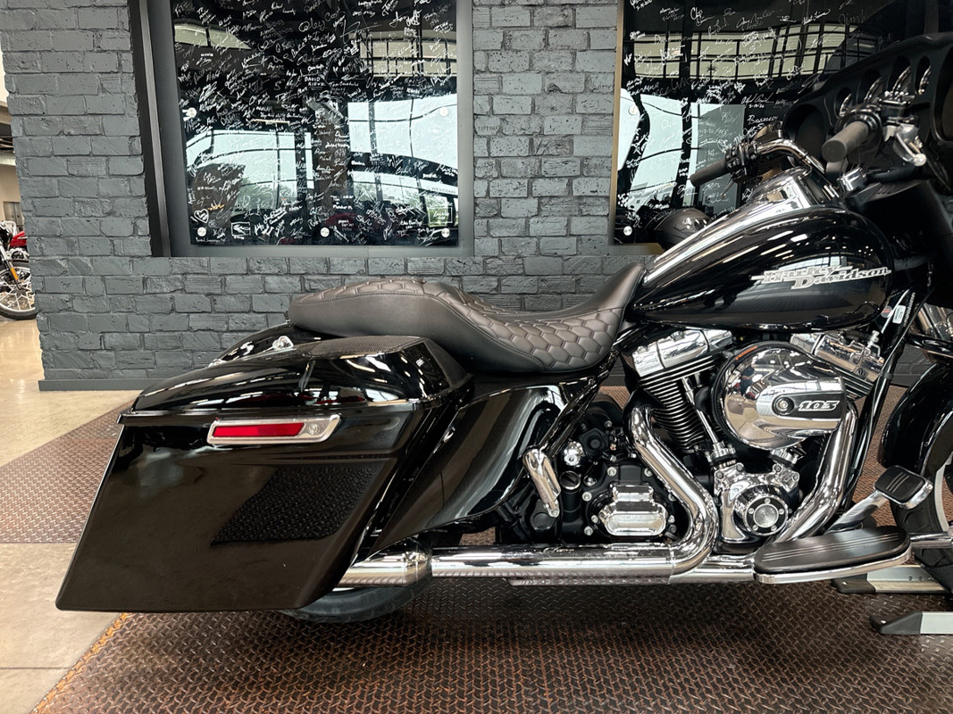 Street Glide®
