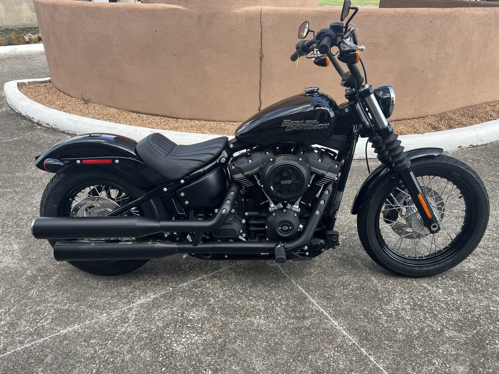 Street Bob®