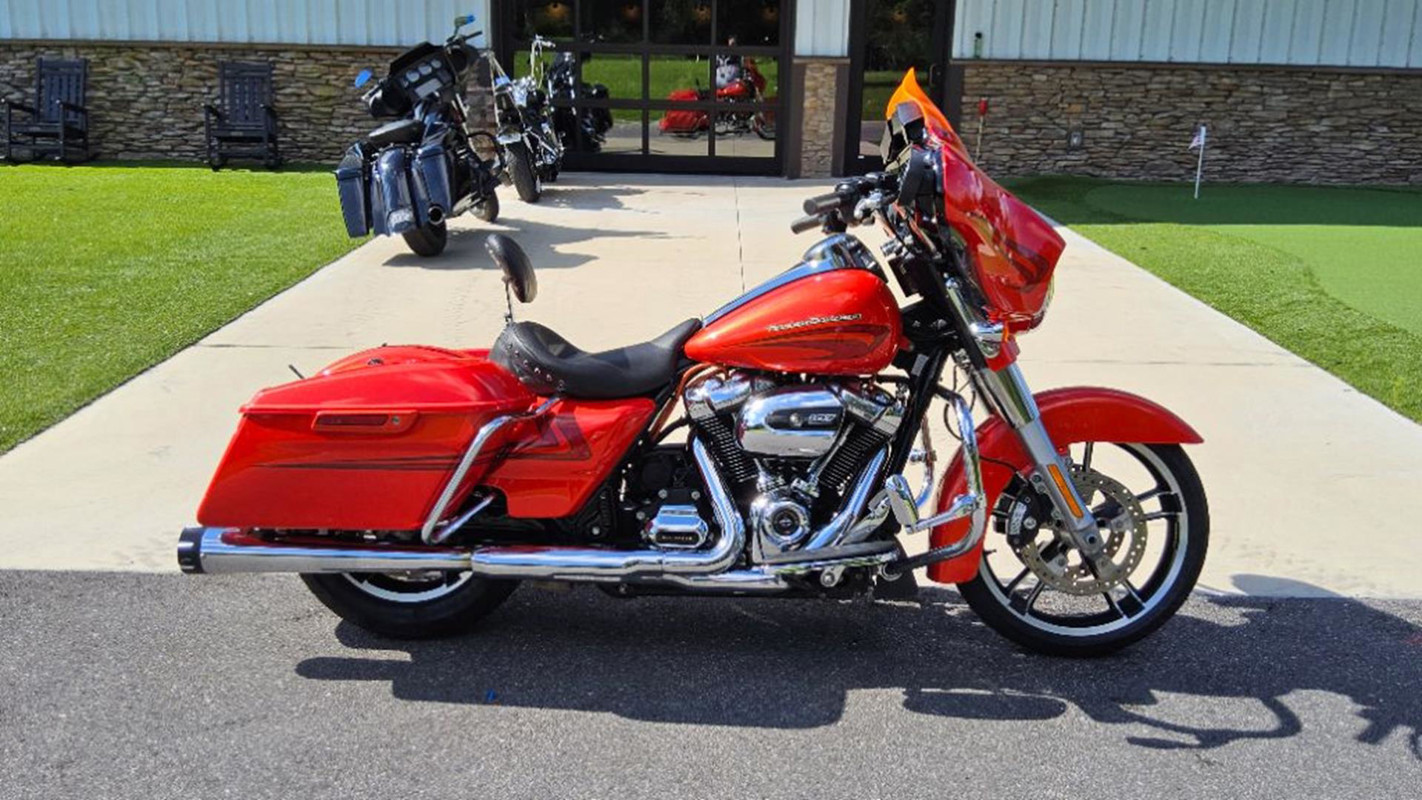 Street Glide®