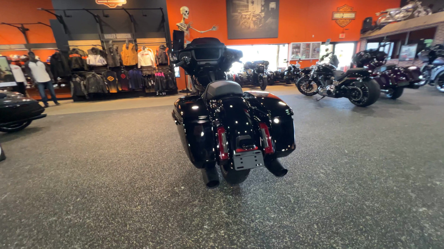 Street Glide®